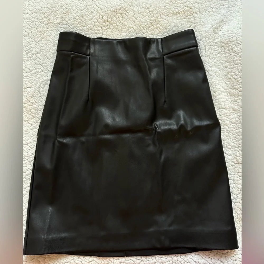 Dynamite Faux leather skirt - Picture 1 of 5